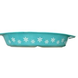 Vintage Pyrex Snowflake Blue Divided Serving Dish 1.5 Qt Turquoise Casserole USA
